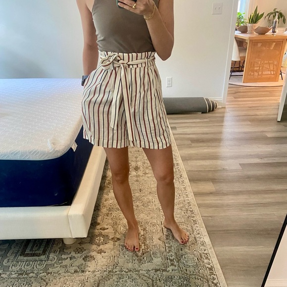 High Waisted Paperbag Shorts - Picture 4 of 7